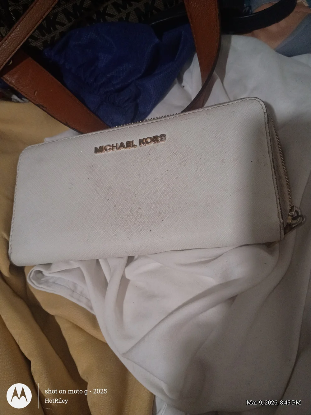 Michael Kors White Zip-Around Wallet